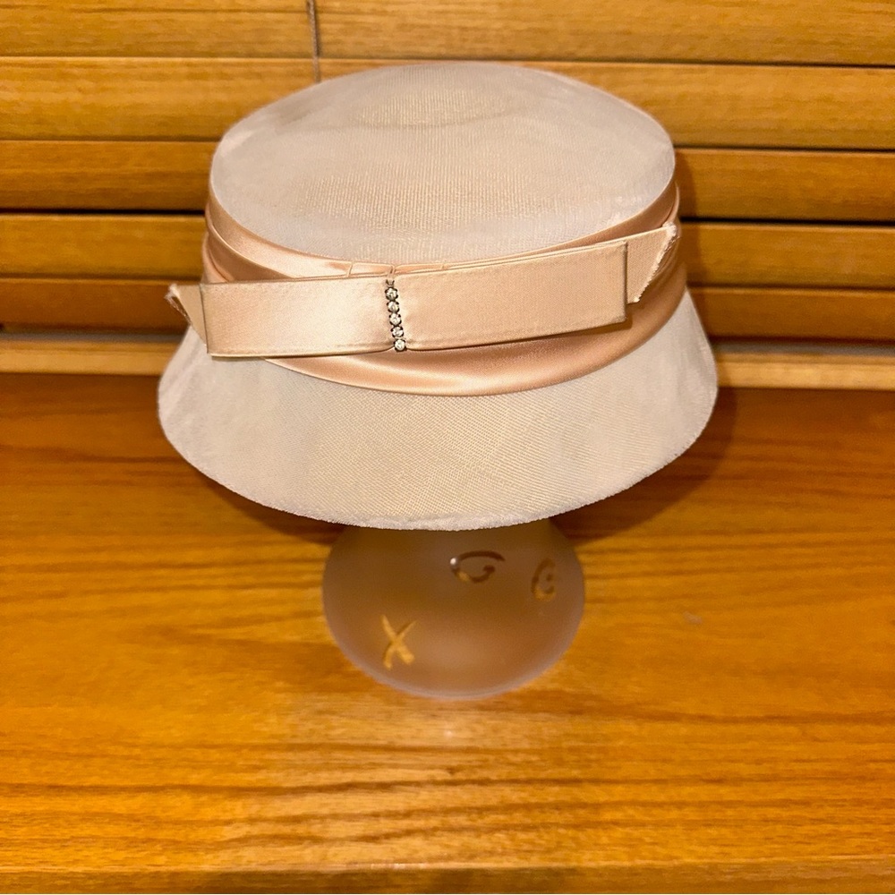 Vintage hat velour and satin; 20” circumference